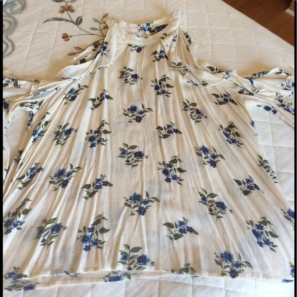 American eagle top - Picture 2 of 5